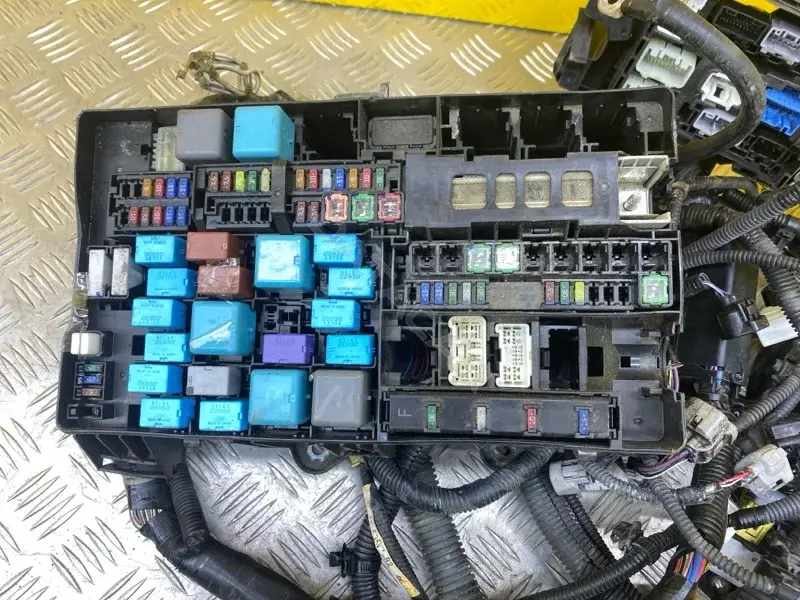 Проводка двигателя 821110CC31