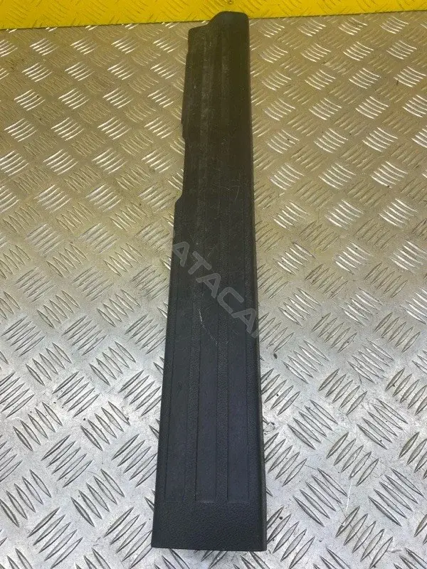 Накладка на порог 679140C050