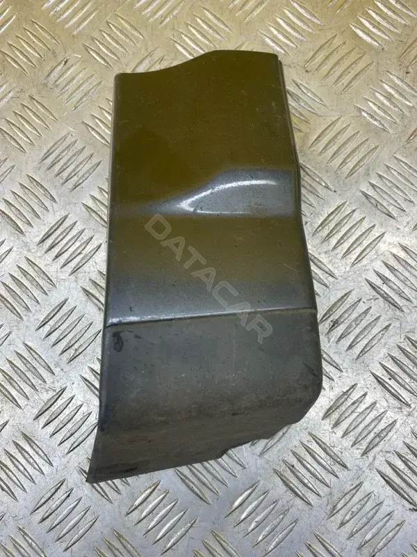 Накладка на порог 8H5216D054