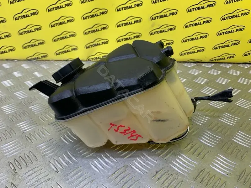 Расширительный бачок LR024296