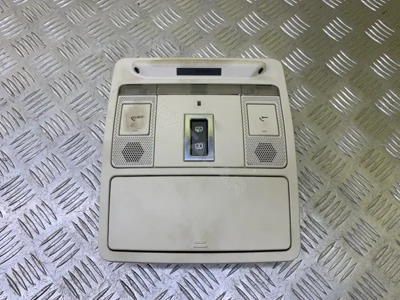 Плафон освещения салона EJ3215K609AA
