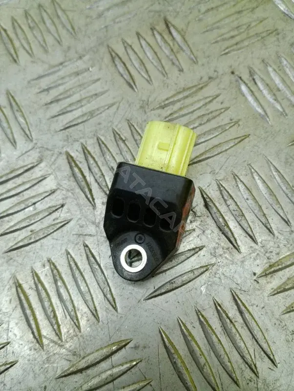 Датчик удара 8983160040