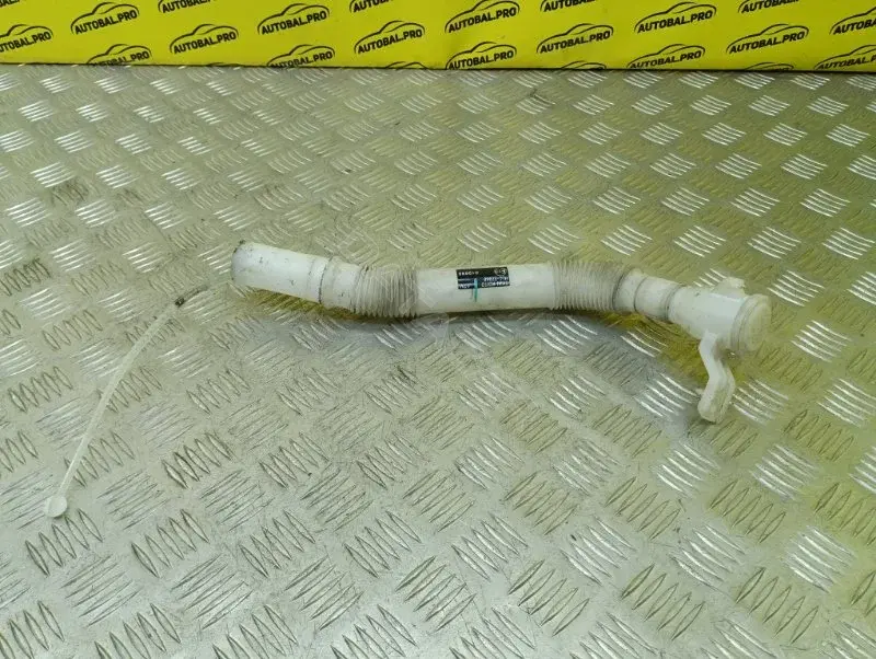 Горловина бачка омывателя 8260A429