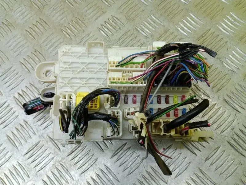 Блок предохранителей 821710K310