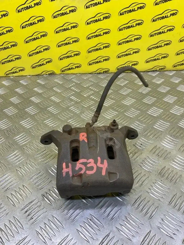 Суппорт тормозной 41001EB32A