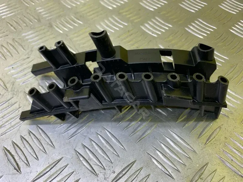 Кронштейн порога 769941LB0A