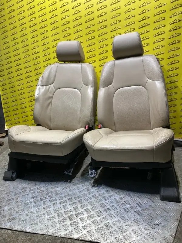 Салон (комплект сидений) 873005X26B