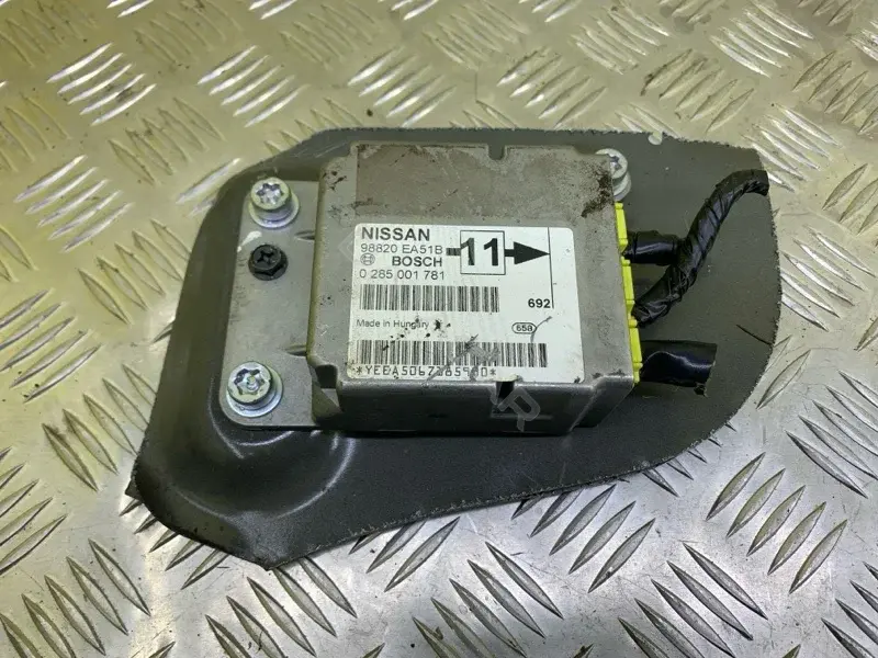 Блок управления подушками безопасности 98820EA51B