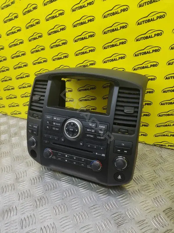 Рамка под магнитолу 682605X01C
