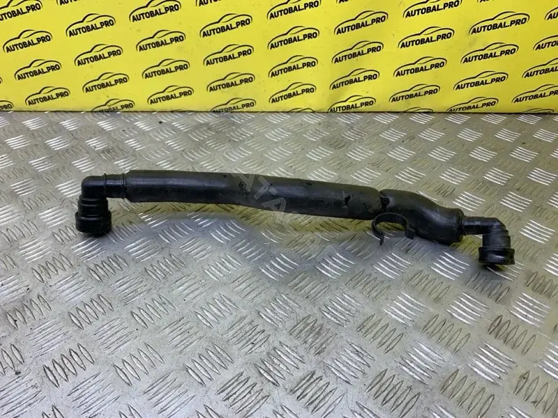 Патрубки системы охлаждения JB3Q6758EB