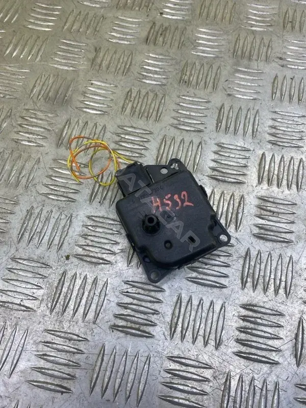 Мотор заслонки печки VP6NEH19E616AA