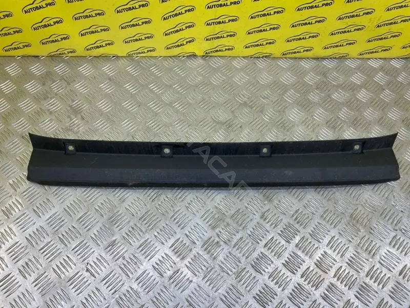 Накладка двери BJ3244252AH