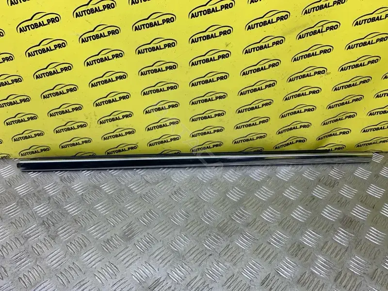 Молдинг стекла 68285779AE