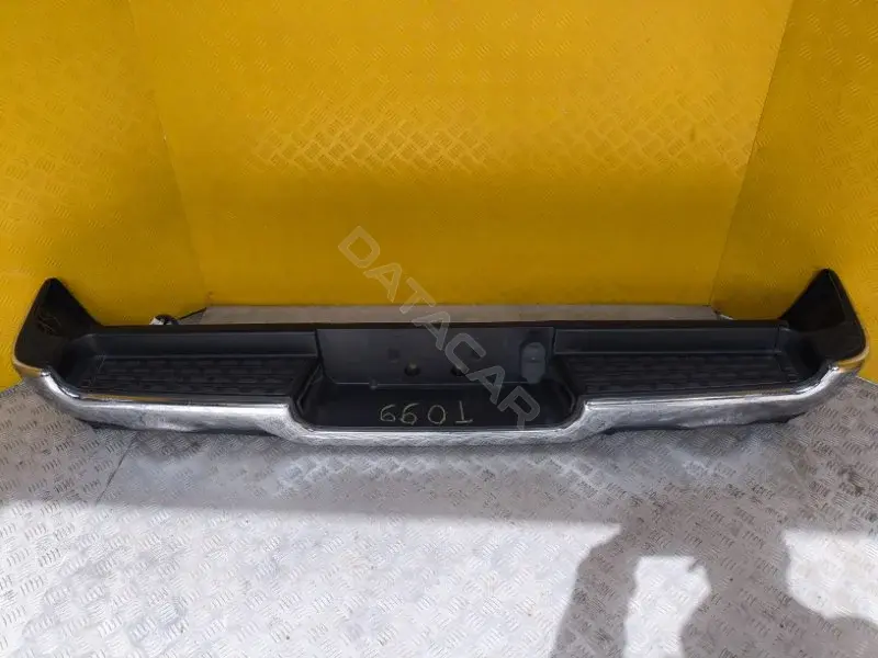 Задний бампер 68404442AA
