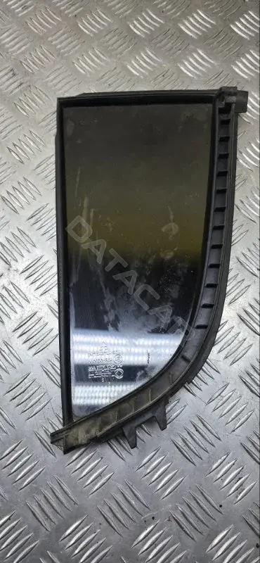 Стекло двери MN117604