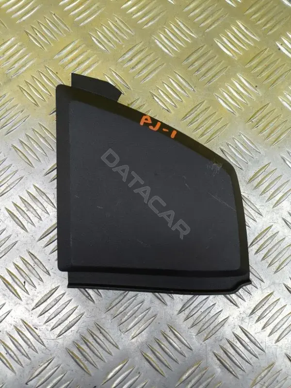 Пластик салона 8002A204