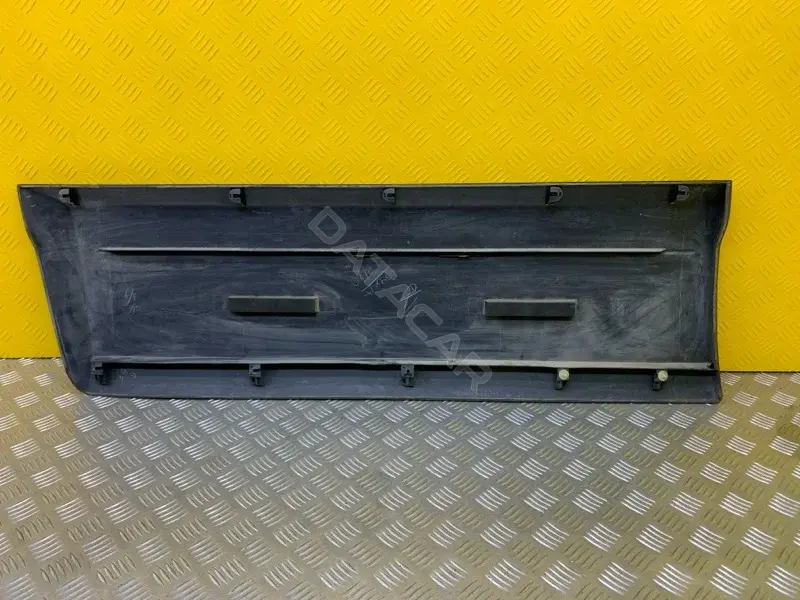 Накладка двери 5727A036