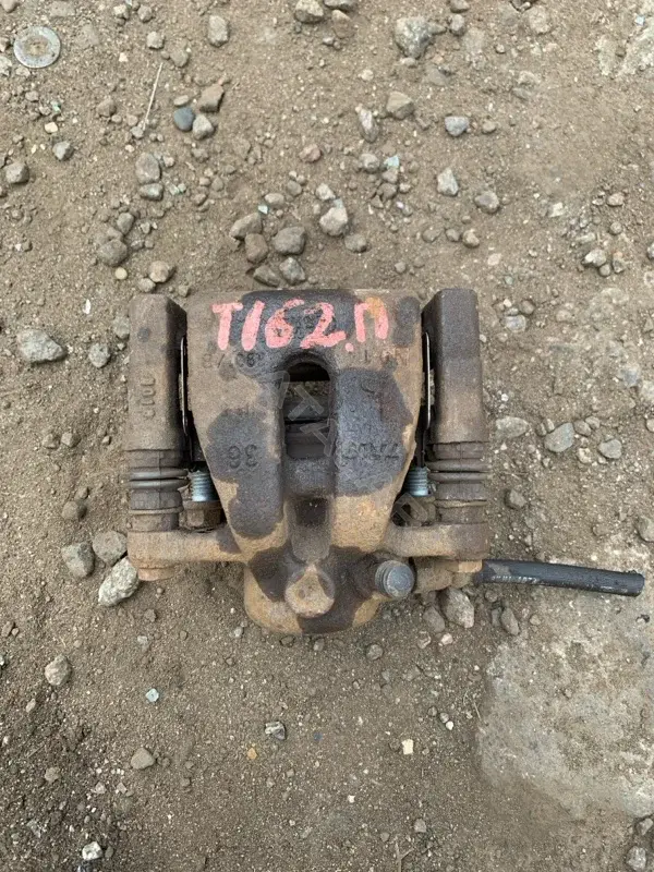 Суппорт тормозной LR027851