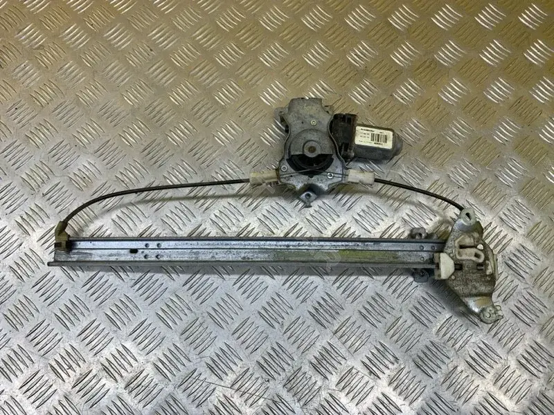Стеклоподъемник 82701EB300