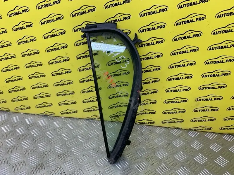 Стекло двери 681240K250