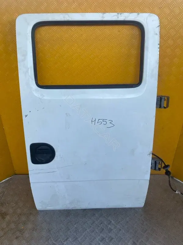 Стекло двери 82300MB46A
