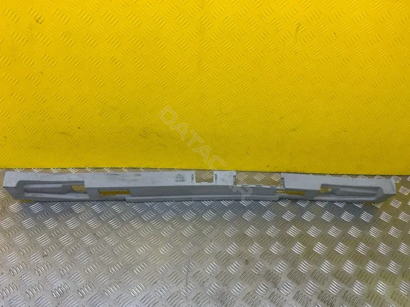 Обшивка багажника 64261KK050