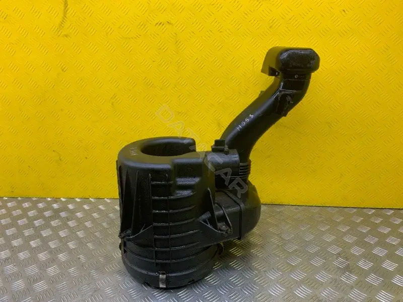 Корпус воздушного фильтра 16528MA73D