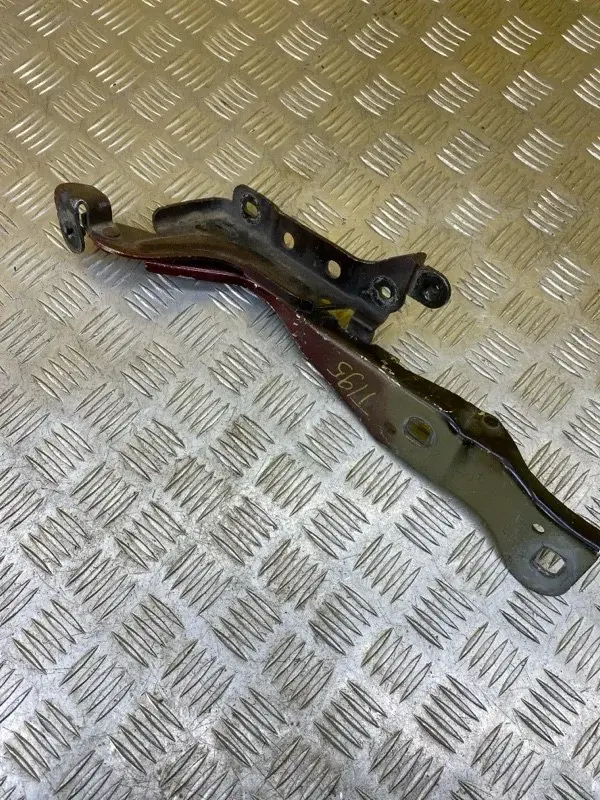 Петля капота ML3416800AB