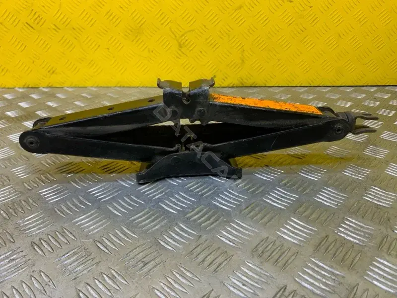 Домкраты 99550EB300