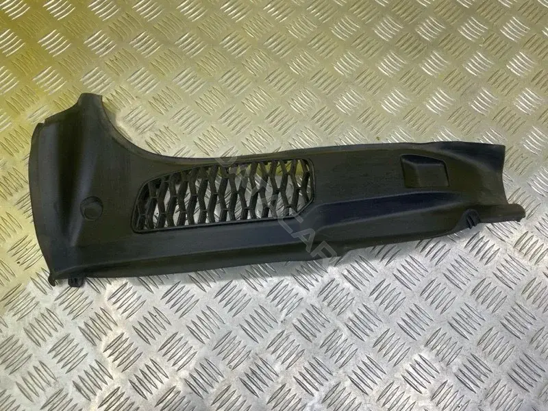 Накладка двери HY3244248AD