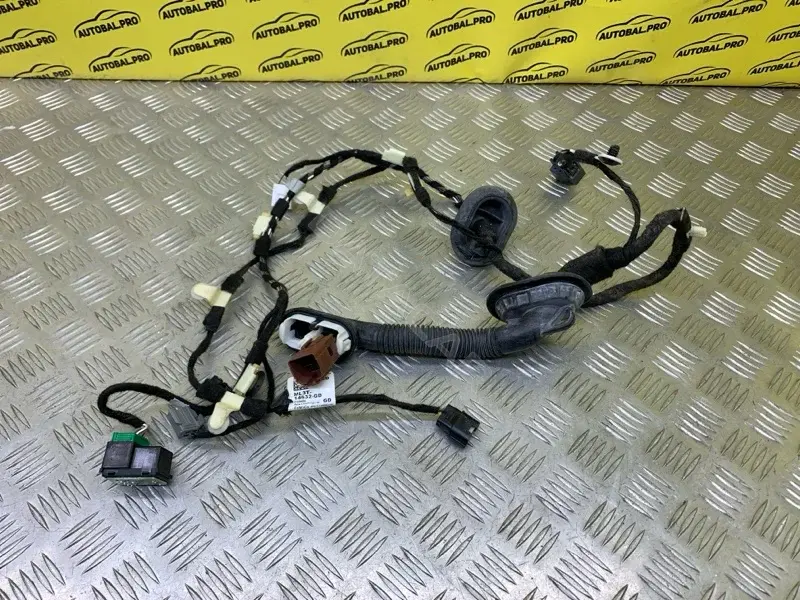 Проводка двери ML3T14632GD