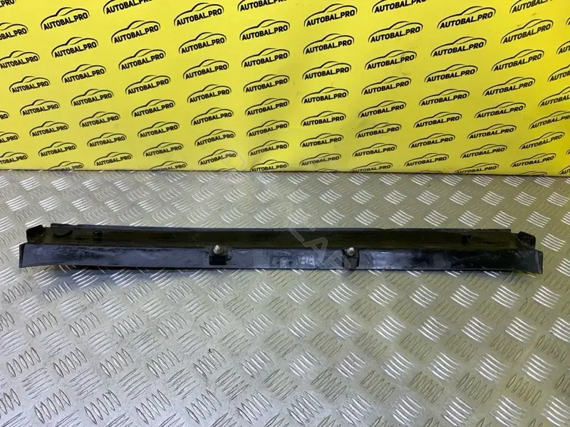 Накладка двери BJ3244252