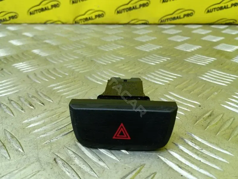 Кнопка аварийки 8974168050