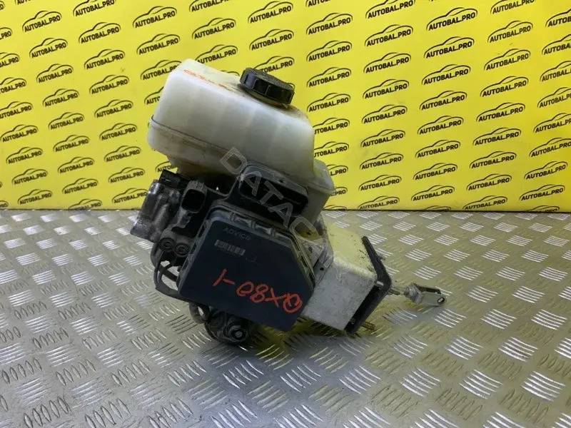 Главный тормозной цилиндр 460101V82B
