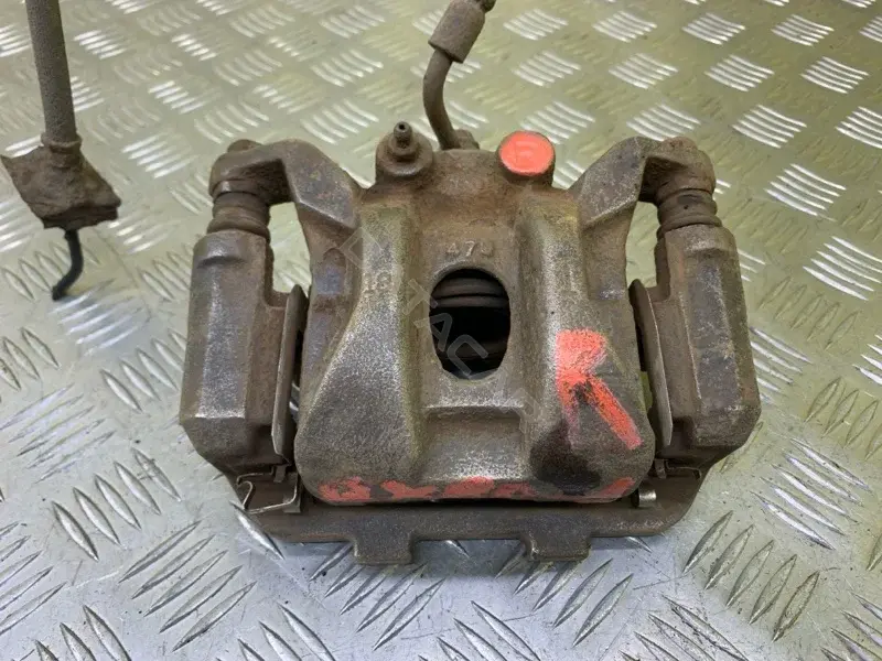 Суппорт тормозной 440011LB0A
