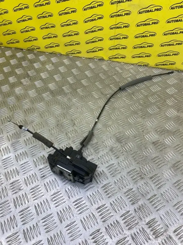 Замок двери 80500EB30A