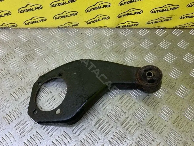 Кронштейн редуктора MN125141