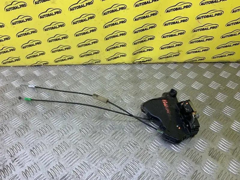 Замок двери 690400K190