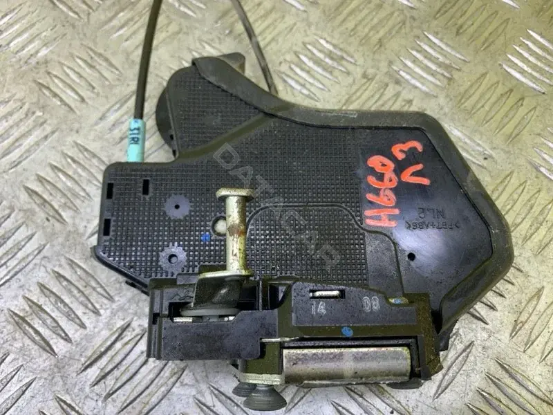 Замок двери 690600K040