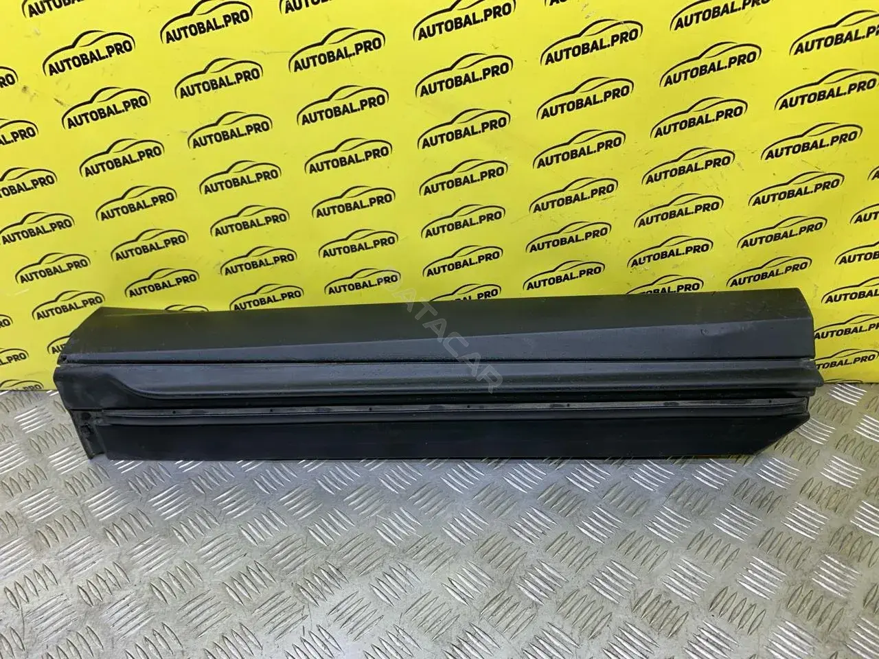 Накладка двери 7507548140