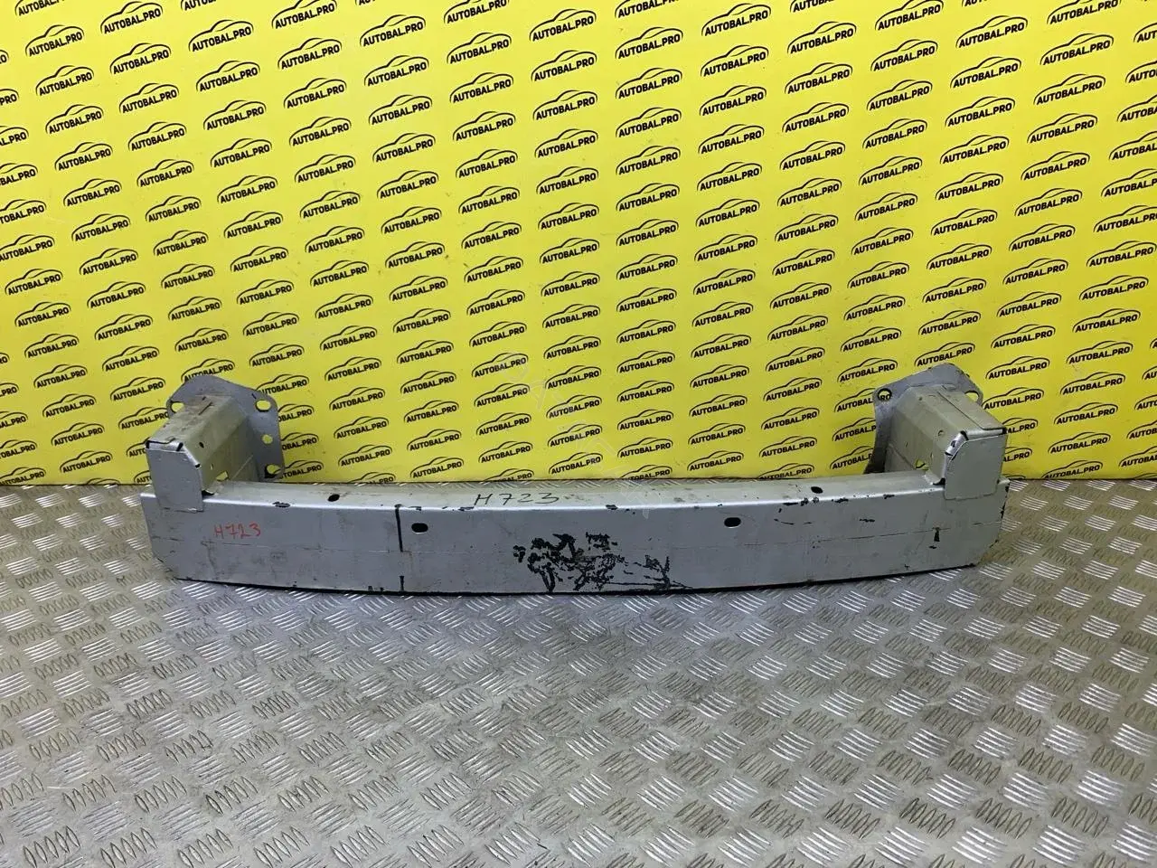 Усилитель бампера 5303761AB