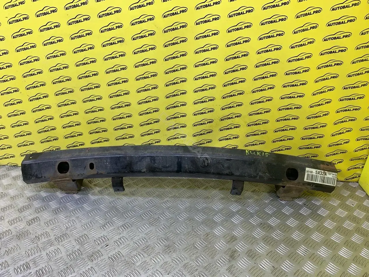 Усилитель бампера 501005X32A