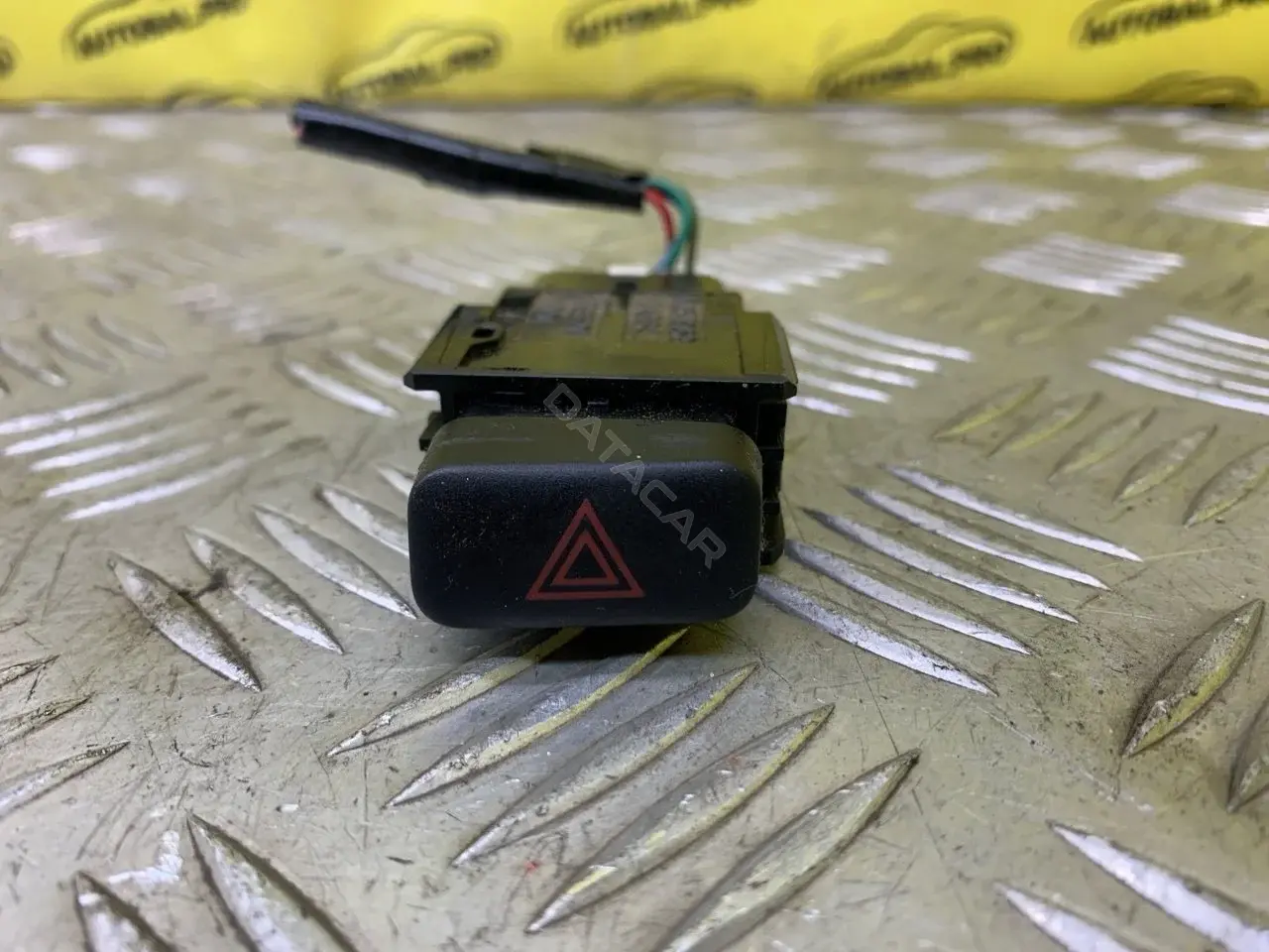 Кнопка аварийки 843320K010