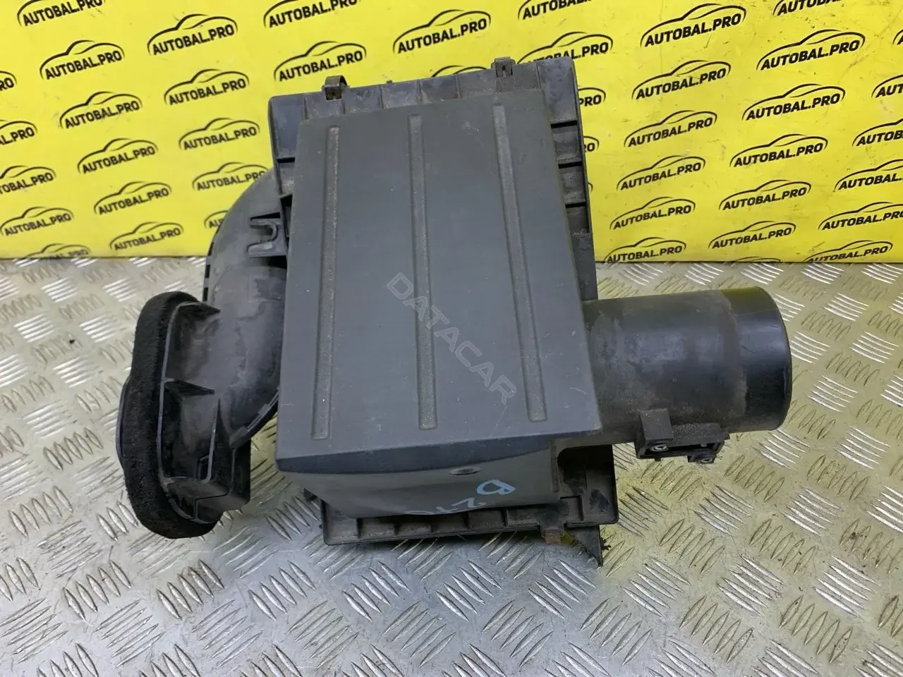Корпус воздушного фильтра 16500EB300