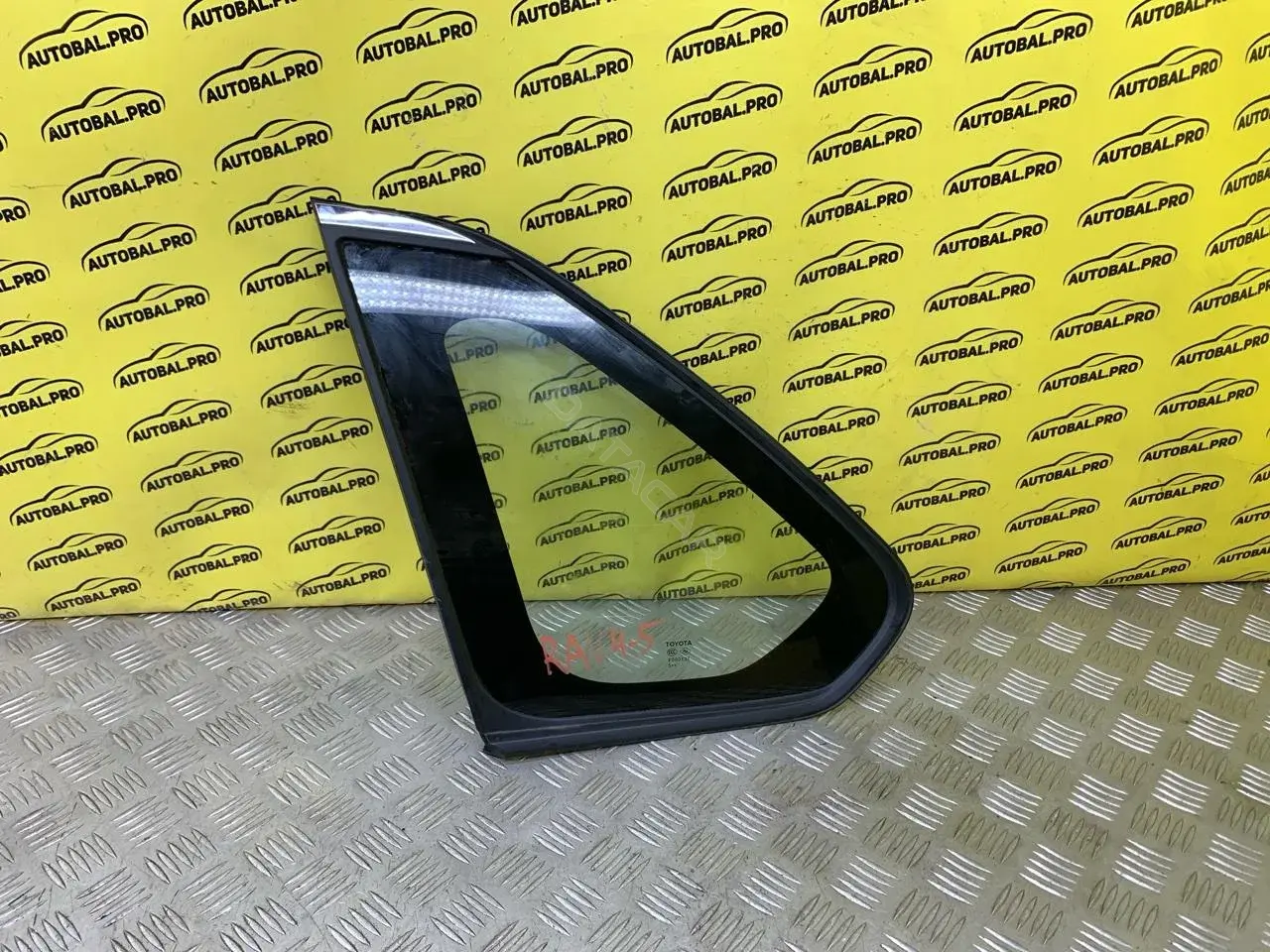 Стекло двери 627200R100
