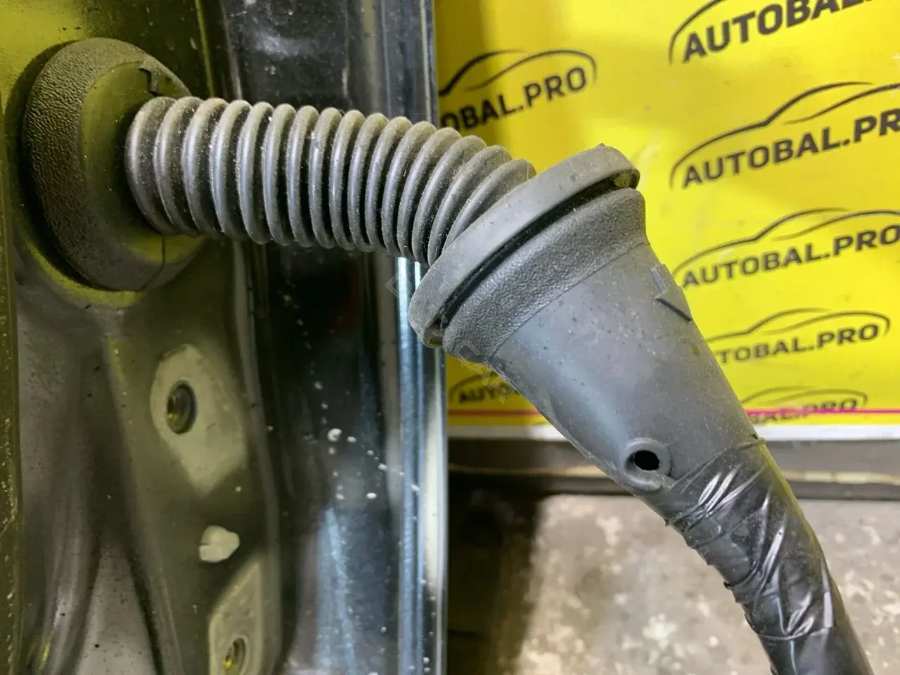 Проводка двери 821520R750B