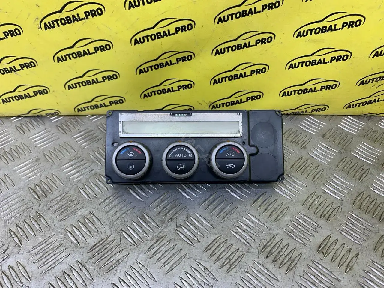 Блок управления климат-контролем 27500EB56C