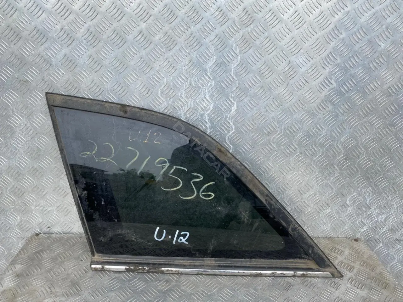 Стекло двери 68002067AA