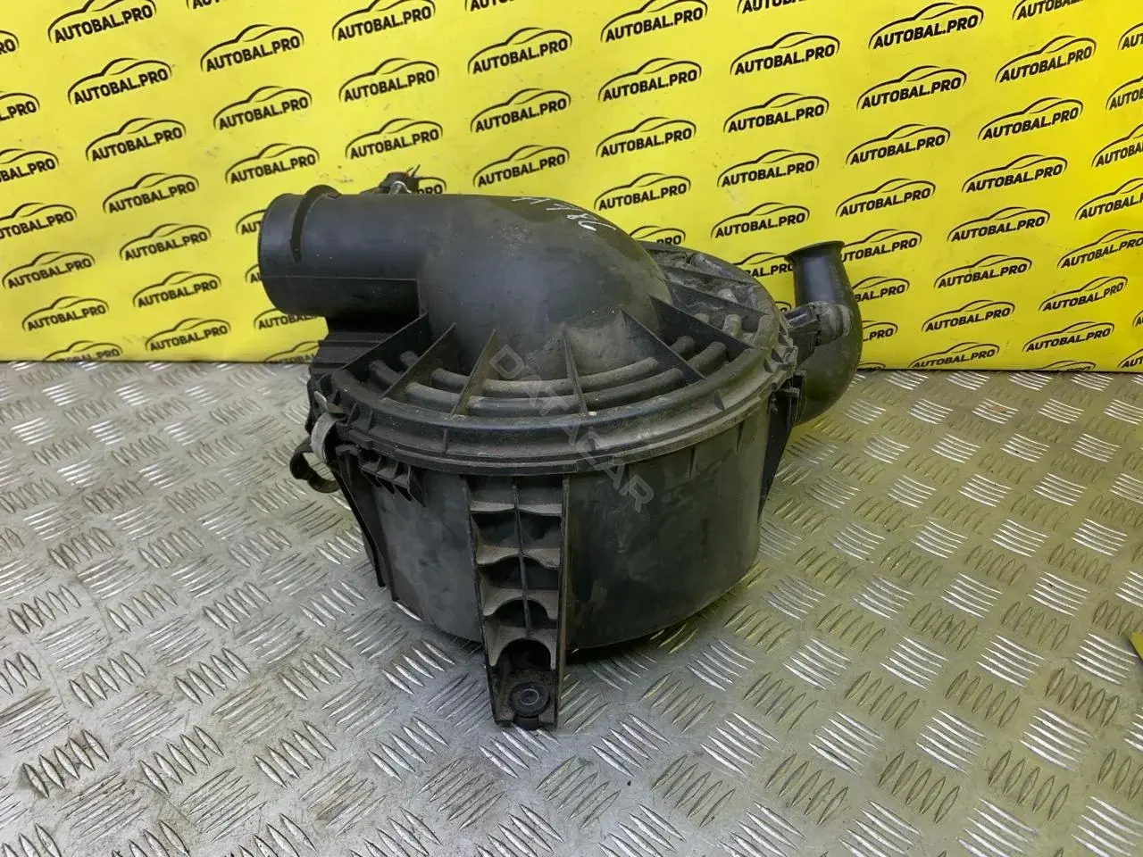 Корпус воздушного фильтра AB399A612AD