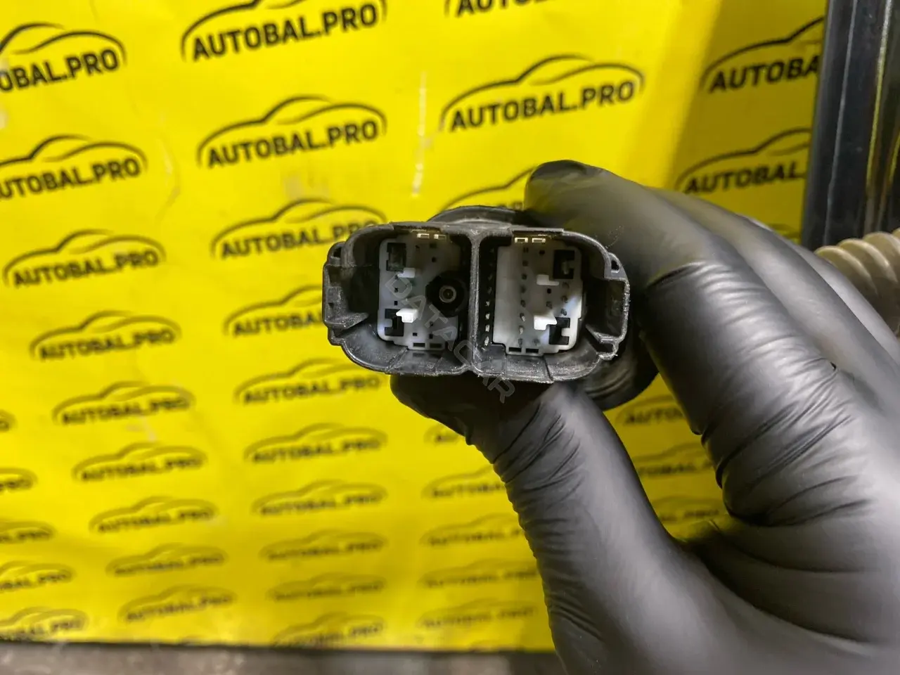 Проводка двери LL7T14630ND